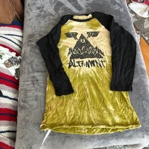 altamont shirt size small never worn